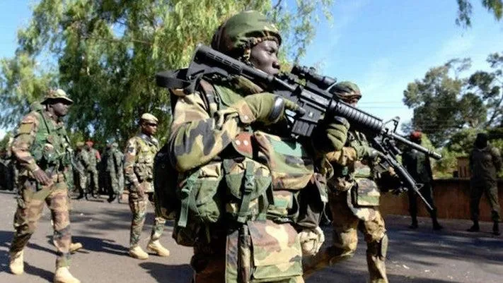 The Relevance of the Ultimatum: A Political Gesture or a Genuine Strategy?